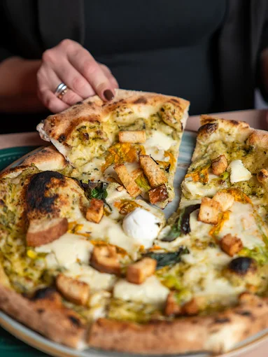 Pizzeria con giardino a Casoria