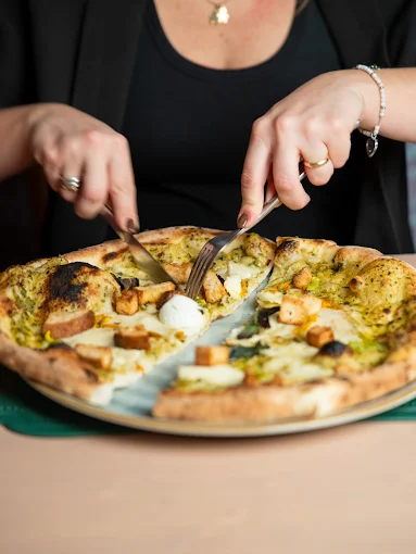 Pizzeria con giardino a Casoria