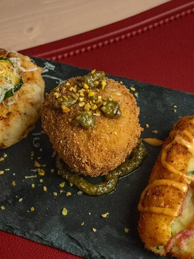 Pizzeria con giardino a Casoria